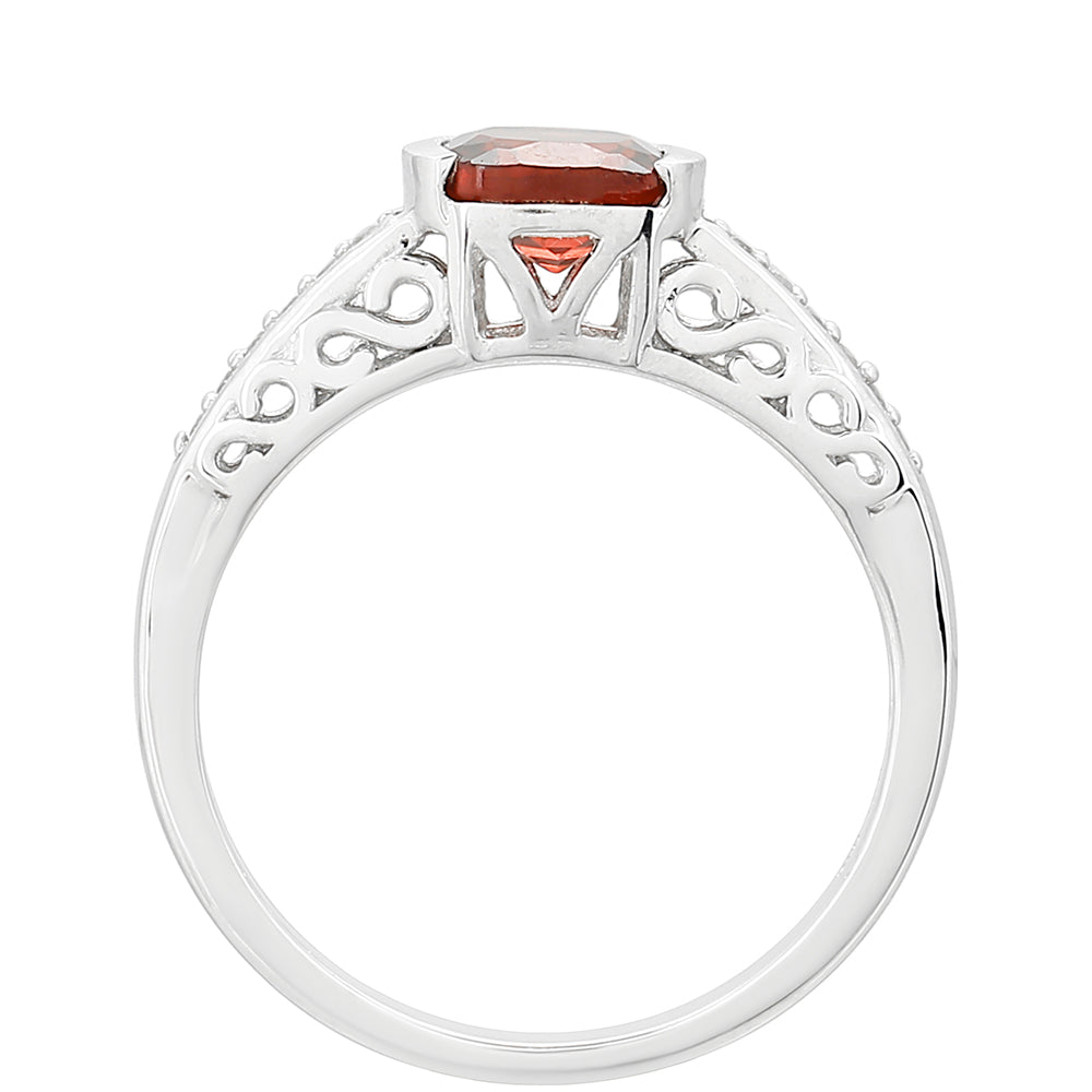 Strieborný Prsteň s Granátom a Bielym Topásom