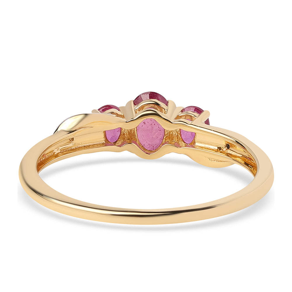Pozlátený Strieborný Prsteň s Mozambickým Rubínom a Bielym Topásom