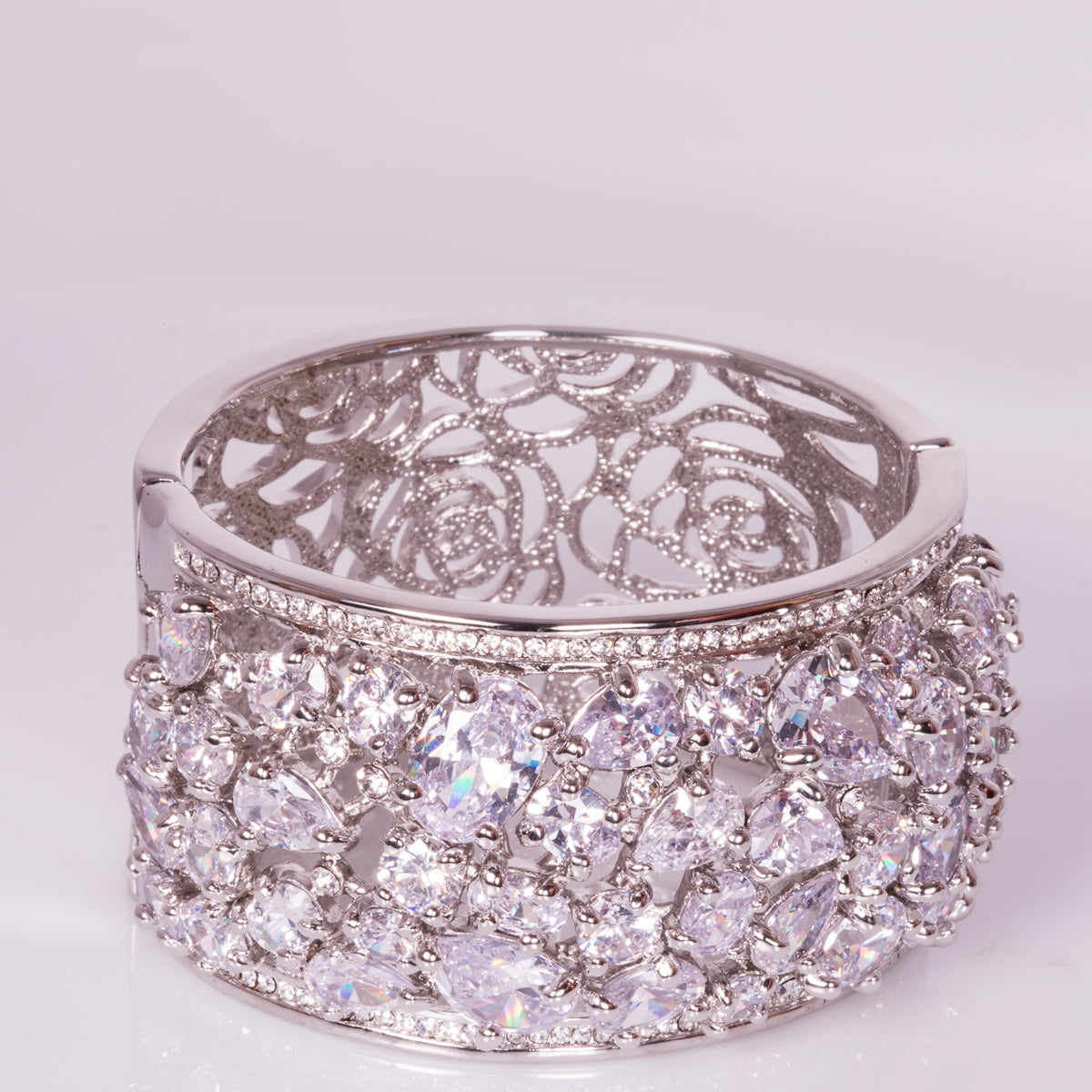 Bielym Zlatom Pozlátený Zliatinový Náramok s Bielym Emporia® Krištáľom ( Náramok )