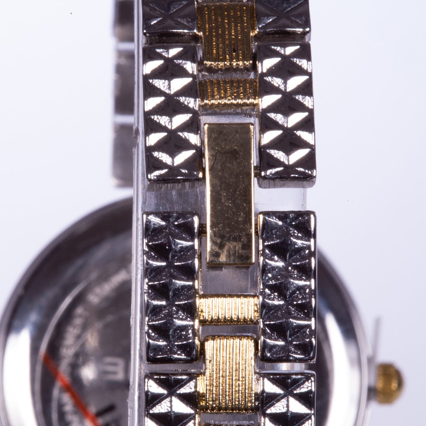 Pozlátený Zliatinový