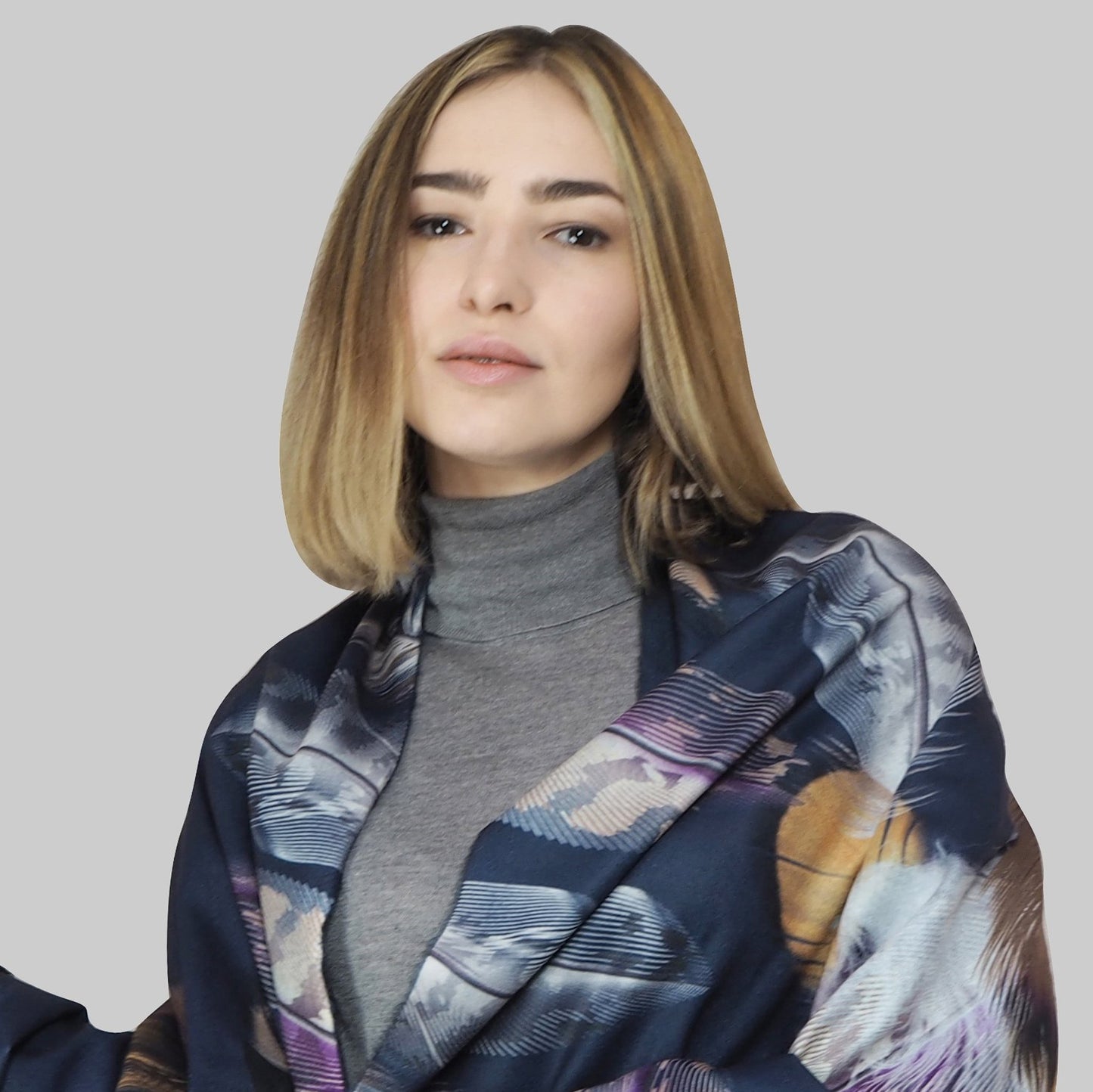 Vlnený šál-šatka, 70 cm x 180 cm, Motív peria, Námornícka modrá