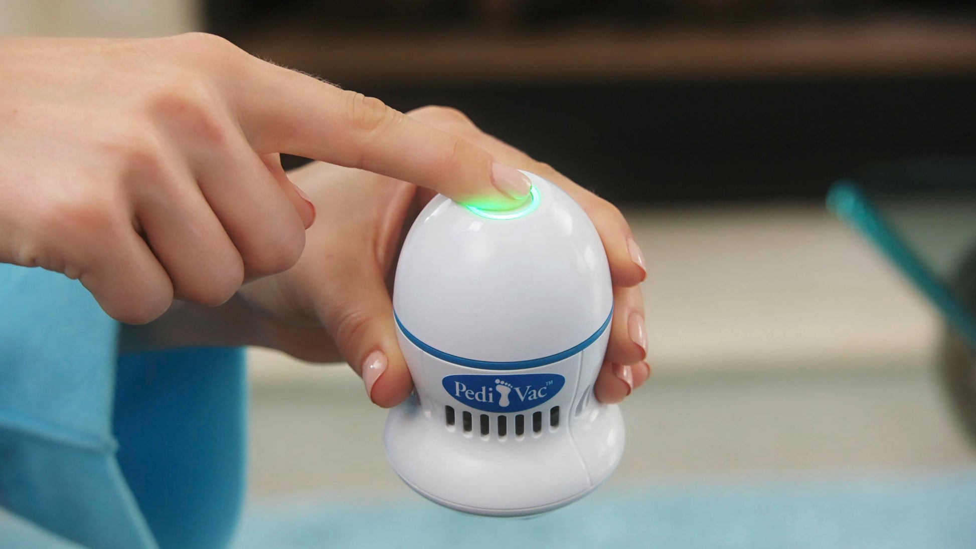 Odstraňovač mozoľov PediVac s funkciou odsávania 8 