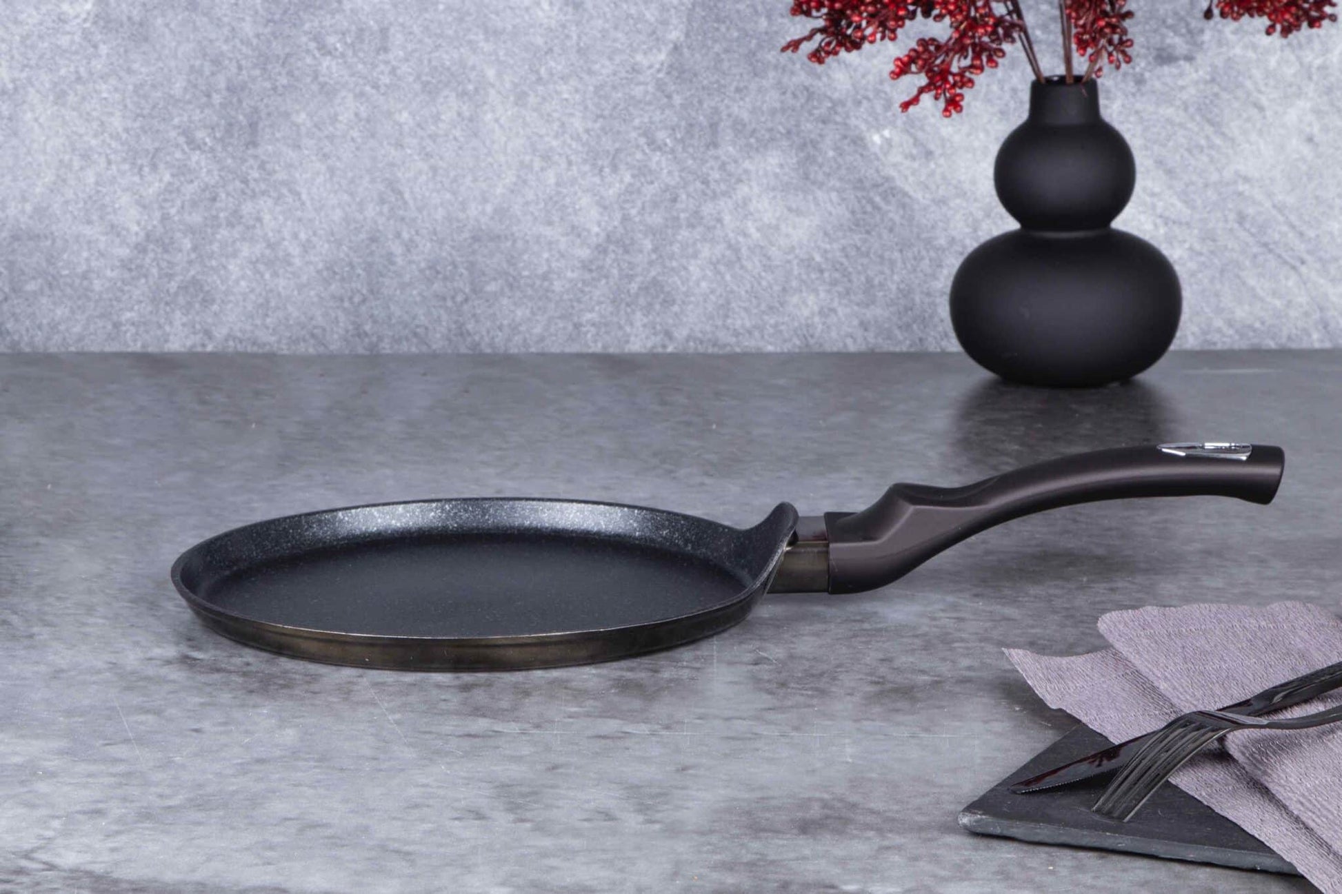 Palacinková panvica Berlinger Haus Metallic Line Shiny Black Edition, 28 cm, chránič zadarmo 3 