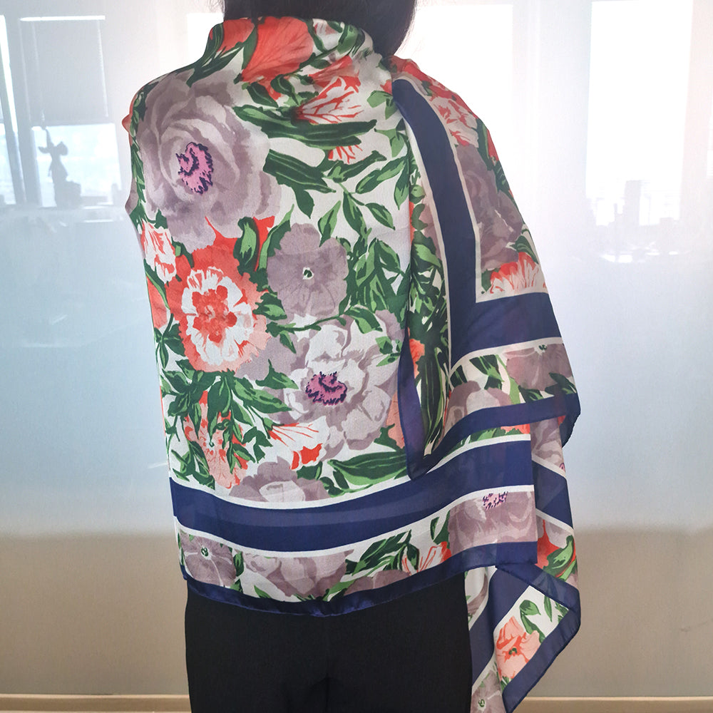 Šatka Orchideový vánok (Orchid Breeze), modrá, 85 cm x 180 cm, 100% vegánske hodvábie
