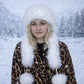 Biela zimná čiapka z umelej kožušiny so šálom – univerzálna veľkosť