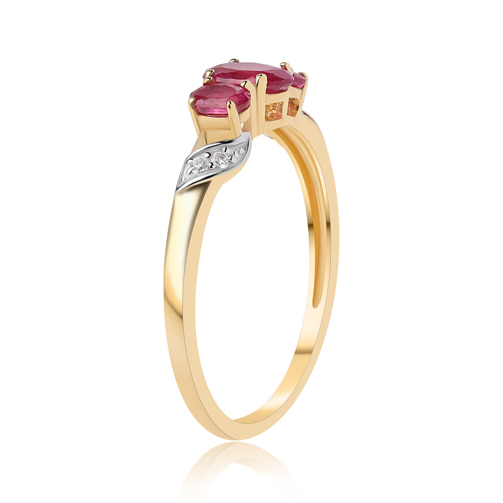 Pozlátený Strieborný Prsteň s Mozambickým Rubínom a Bielym Topásom
