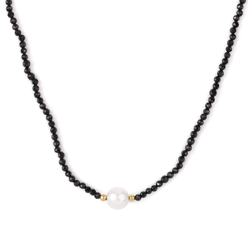 Pozlátený Strieborný Náhrdelník s Čiernym Spinelom a Bielou Sladkovodnou Perlou