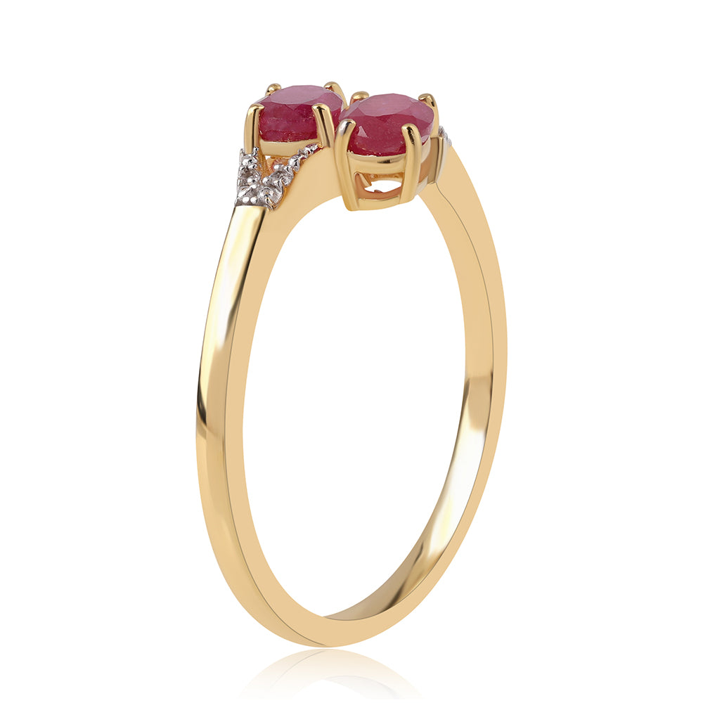 Pozlátený Strieborný Prsteň s Mozambickým Rubínom a Bielym Topásom