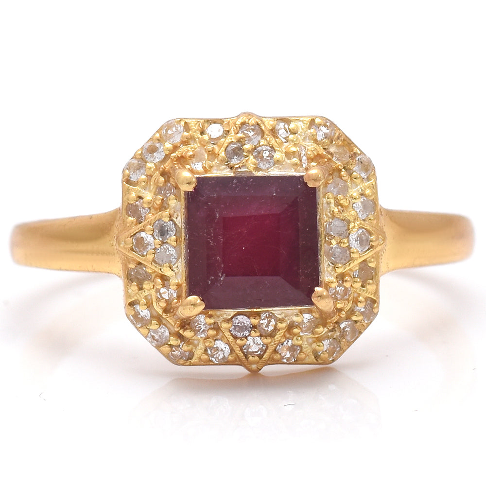 Pozlátený Strieborný Prsteň s Madagaskarským Rubínom a Bielym Topásom