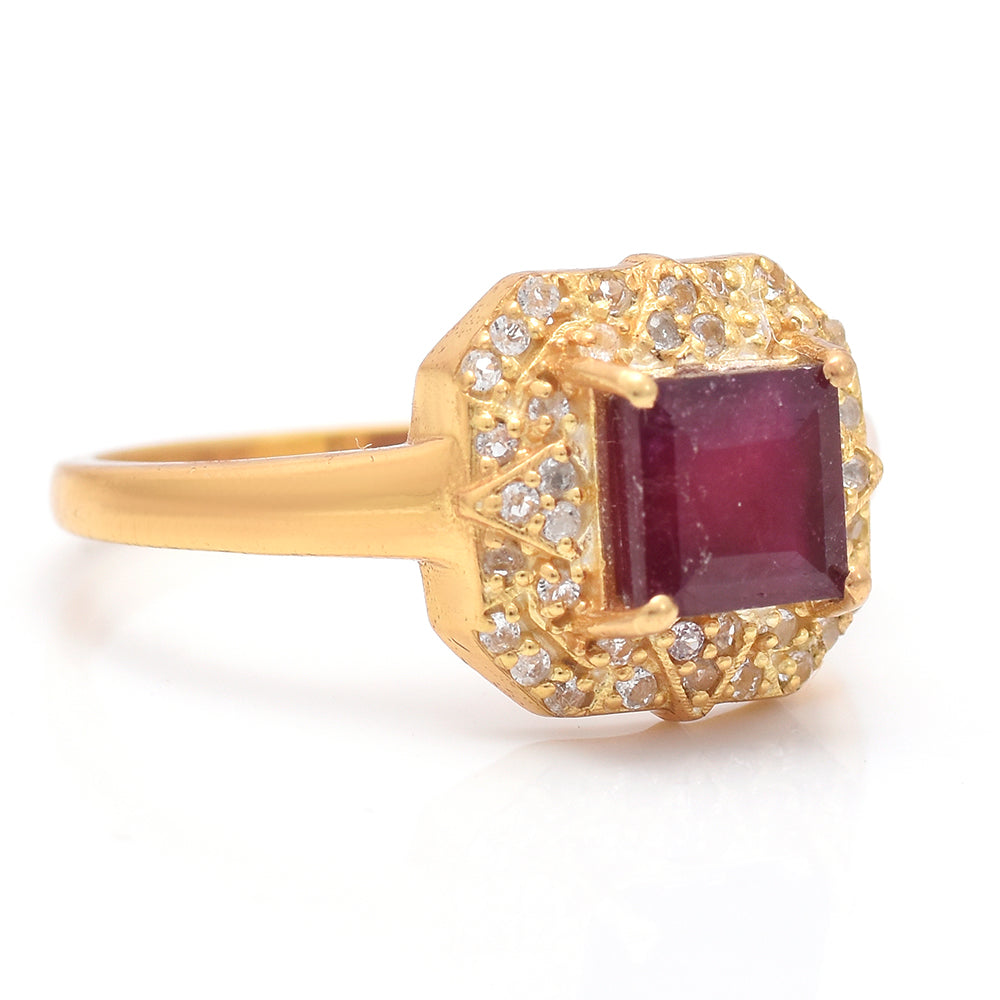 Pozlátený Strieborný Prsteň s Madagaskarským Rubínom a Bielym Topásom