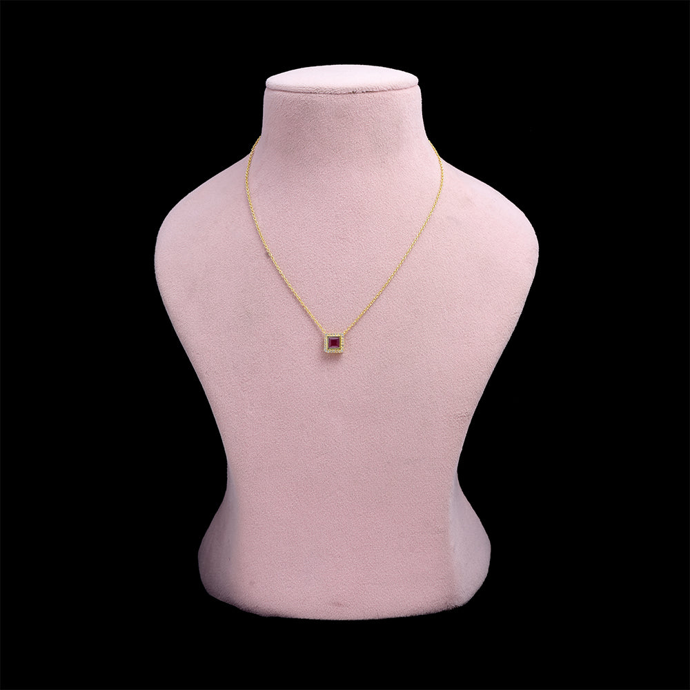Pozlátený Strieborný Náhrdelník s Madagaskarským Rubínom a Bielym Topásom