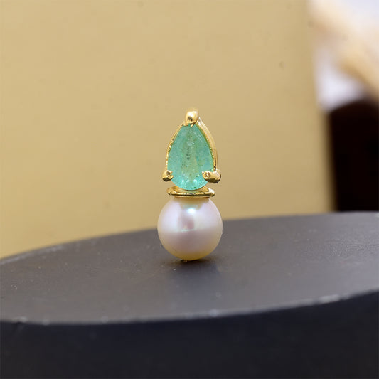 Pozlátený Strieborný Prívesok s Brazílskym Smaragdom a Bielou Sladkovodnou Perlou
