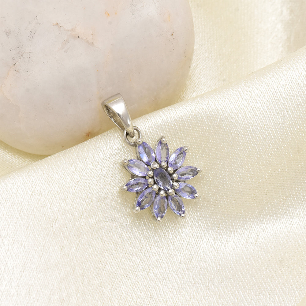 Strieborný Prívesok s AAA Tanzanitom