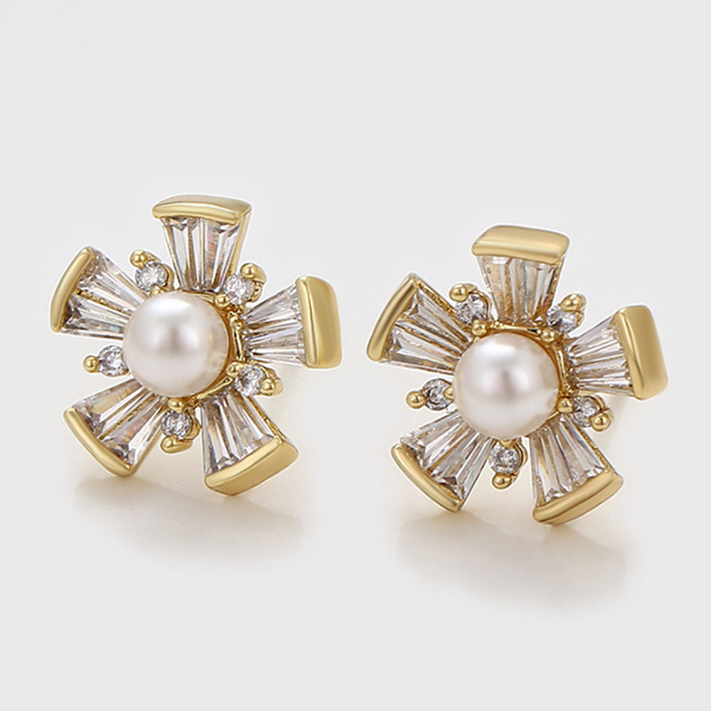 Pozlátené Zliatinové Náušnice s Sklenená perla a Bielym Emporia® Krištáľom