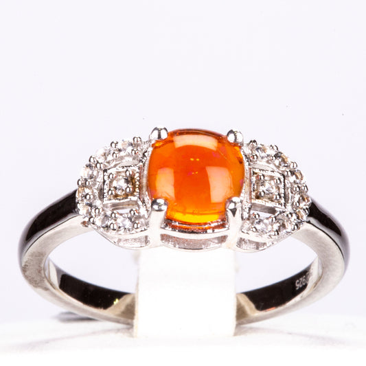 Strieborný Prsteň s Oranžovým Opálom z Lega Dembi a Bielym Topásom