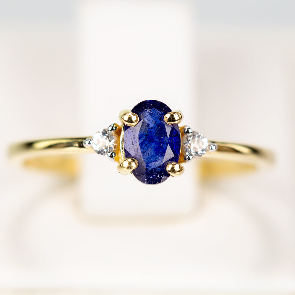 Pozlátený Strieborný Prsteň s Austrálskym Modrým Zafírom a Bielym Topásom