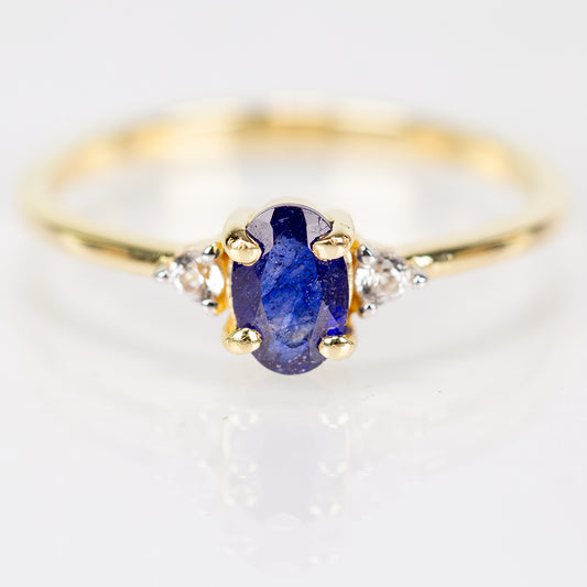 Pozlátený Strieborný Prsteň s Austrálskym Modrým Zafírom a Bielym Topásom