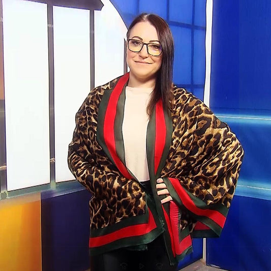 Zimný Šál-šatka 90 cm x 180 cm, Leopardí vzor so zelenými a červenými okrajmi