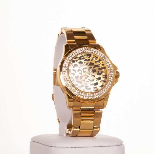 AW dámske hodinky v zlatej farbe, s ciferníkom v leopardím vzoru a s kryštálmi kremeňa
