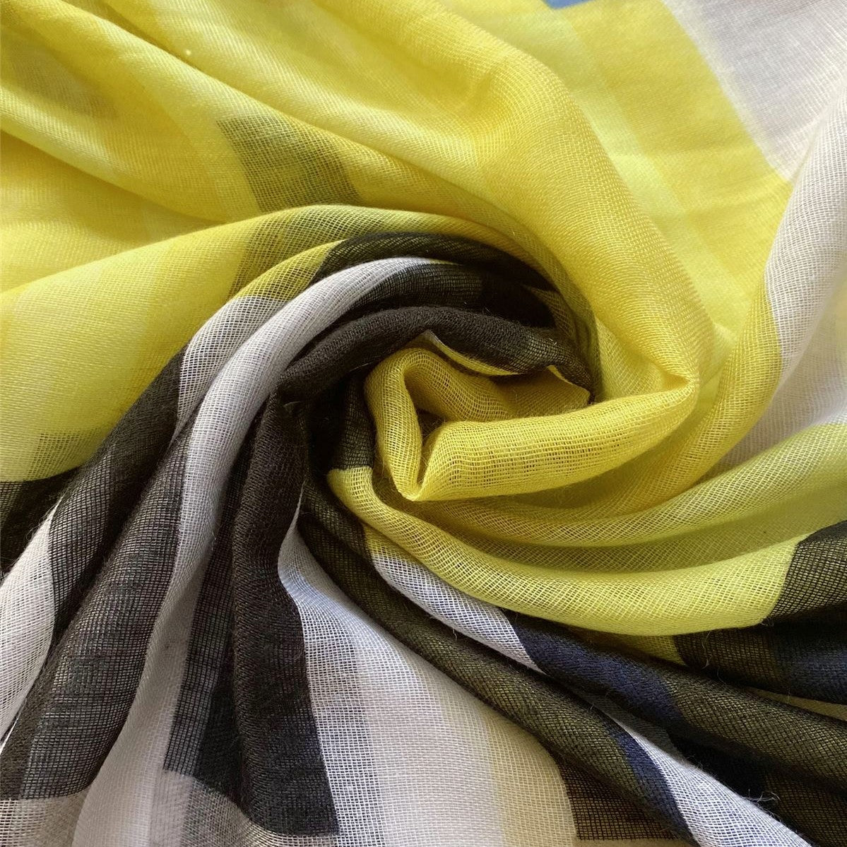 Žlto-Čierny Šál-šatka s abstraktným obdĺžnikovým vzorom, 80 cm x 180 cm