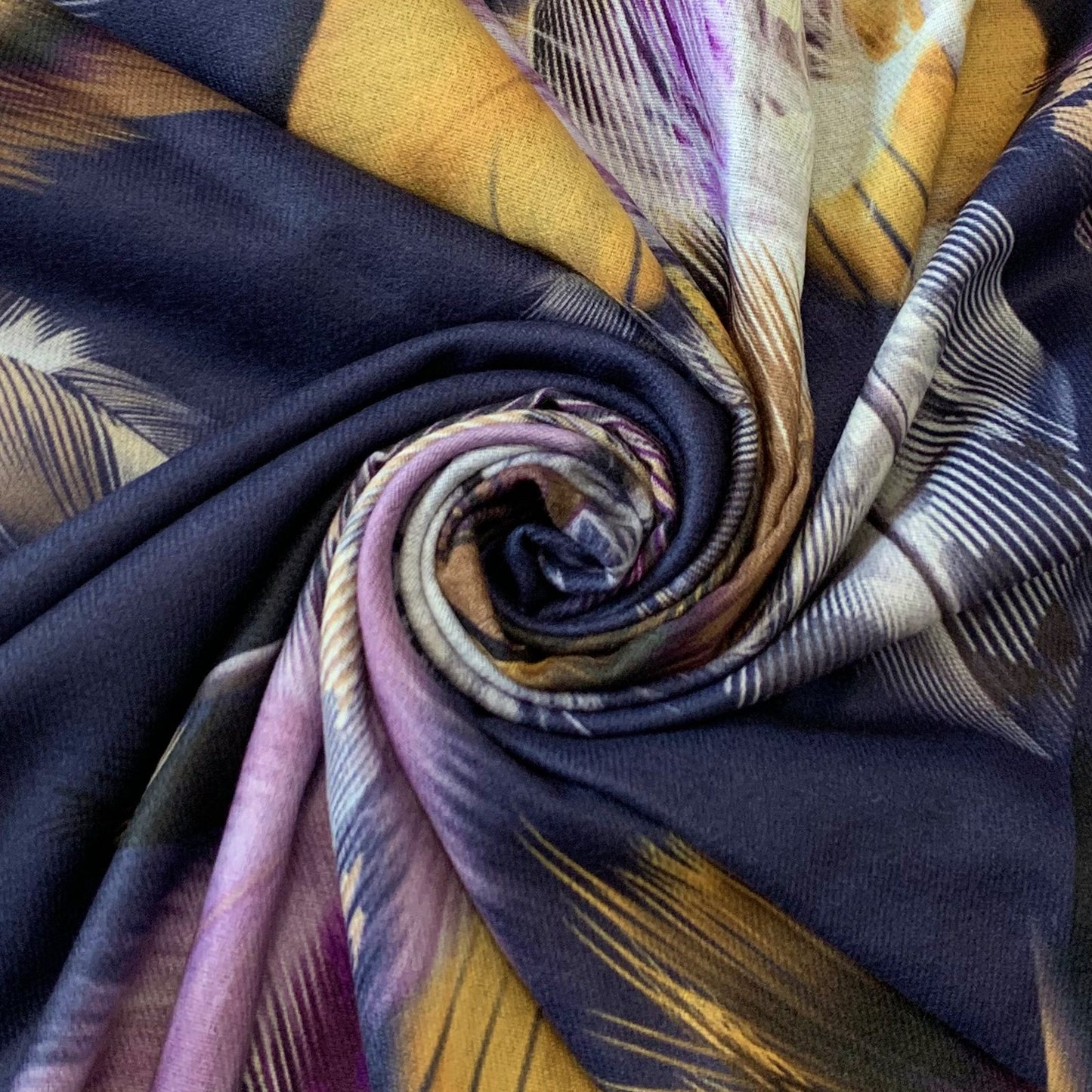 Vlnený šál-šatka, 70 cm x 180 cm, Motív peria, Námornícka modrá